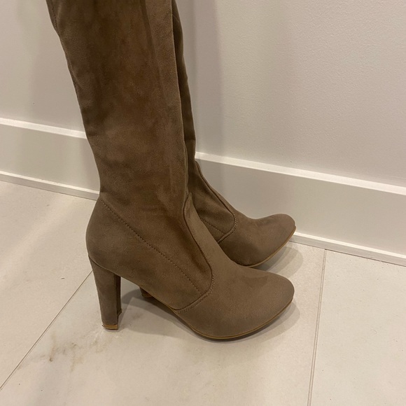 Knee-high taupe fall boots - Picture 3 of 5
